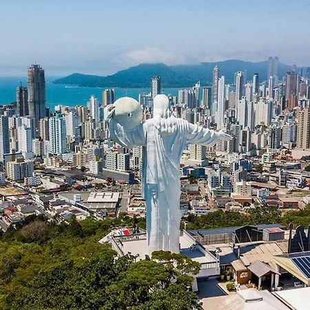 Apto A 100M Da Praia Central Balneario Camboriu Bagian luar foto