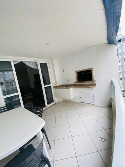 Apto A 100M Da Praia Central Balneario Camboriu Bagian luar foto
