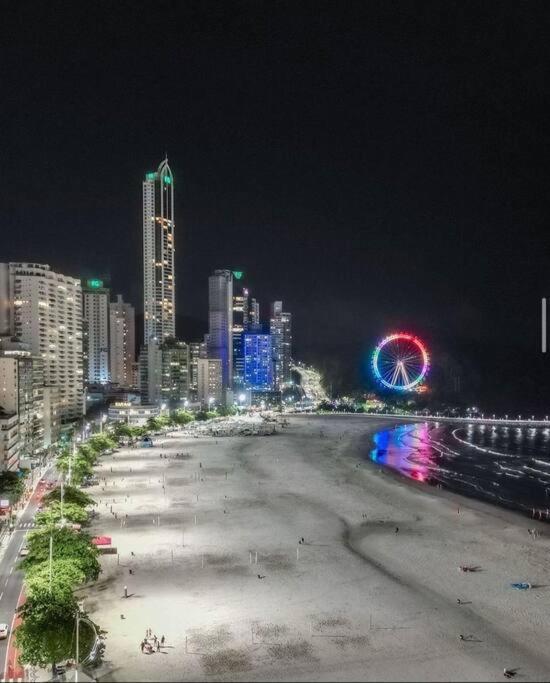 Apto A 100M Da Praia Central Balneario Camboriu Bagian luar foto
