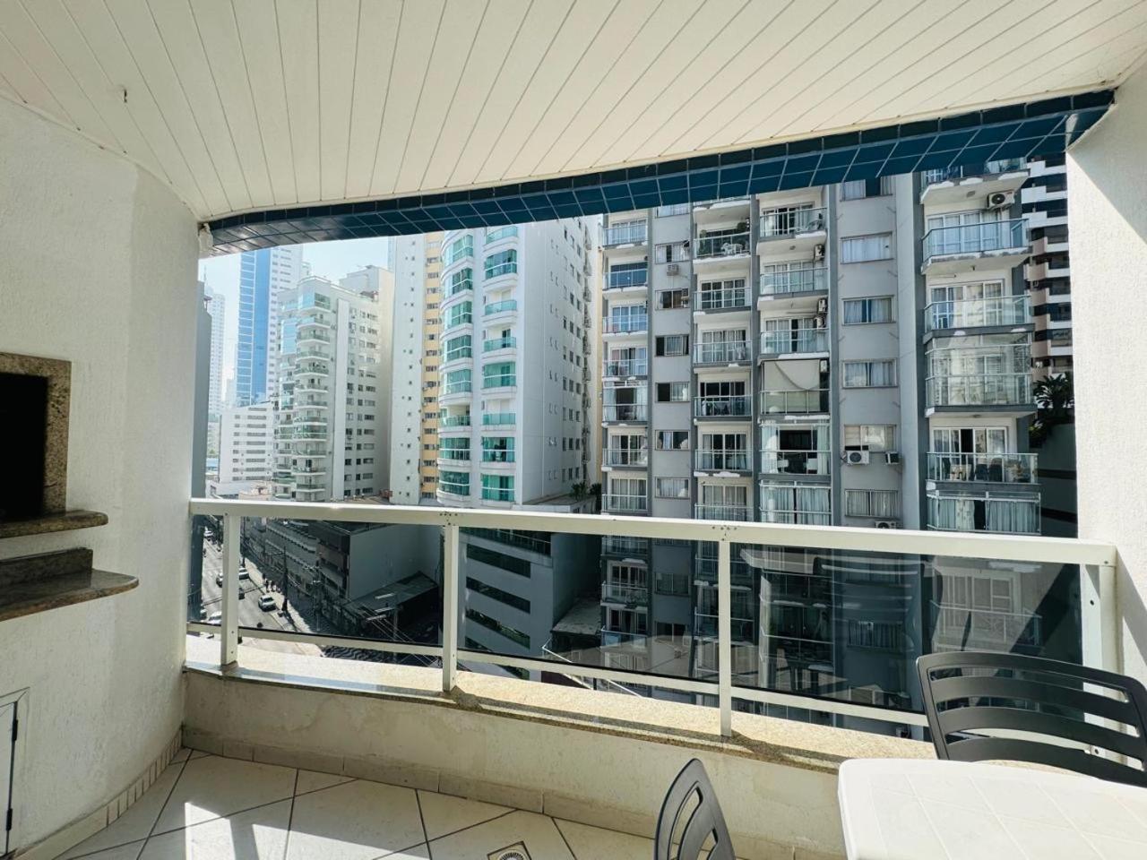 Apto A 100M Da Praia Central Balneario Camboriu Bagian luar foto